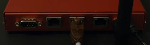 Die mittlere Buchse WRAP LAN-Buchsen